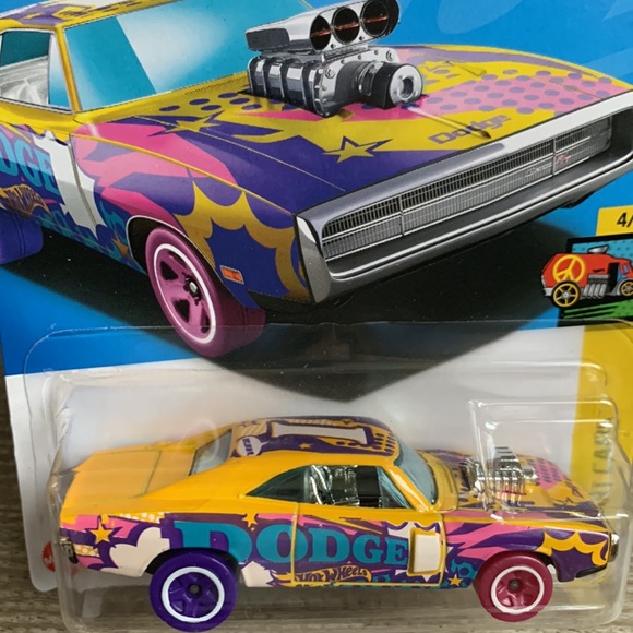 Hot Wheels 1970 Dodge Charger R/T HW Art Cars Hotwheels HTB76  2024 Mainline New - Picture 3 of 5